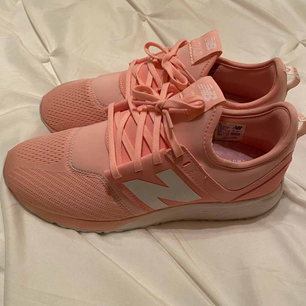 New balance shoes in the color pink
